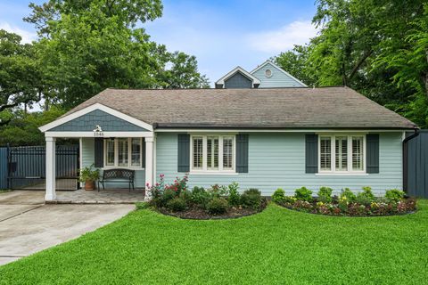 Photo of 1046 Althea Drive, Houston, TX 77018 (MLS # 80121207)