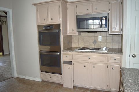Tiny photo for 314 Tara Park, Conroe, TX 77302 (MLS # 33605356)