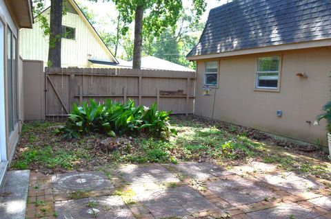 Tiny photo for 314 Tara Park, Conroe, TX 77302 (MLS # 33605356)