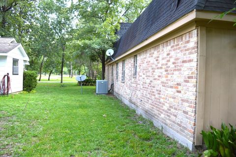 Tiny photo for 314 Tara Park, Conroe, TX 77302 (MLS # 33605356)