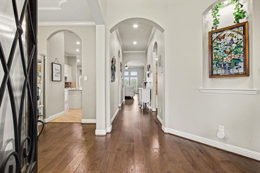 Photo of 6710 Cottonwood Crest Lane, Katy, TX 77493 (MLS # 48573902)