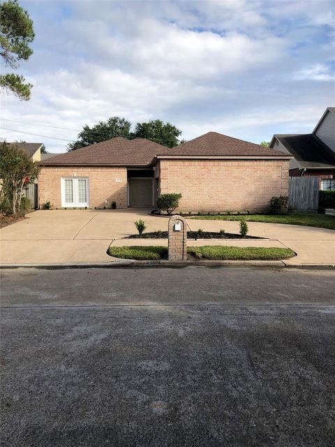 Photo of 10310 Chevy Chase Drive, Houston, TX 77042 (MLS # 71666482)