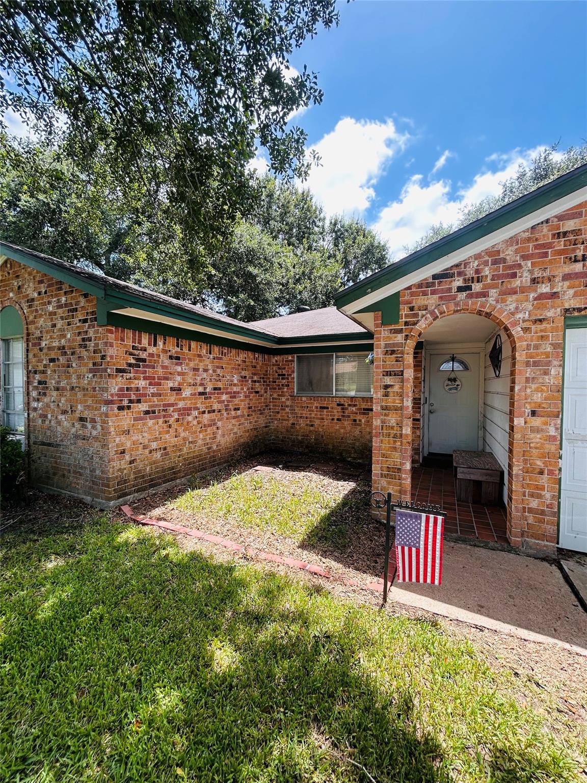 2 Travis Court