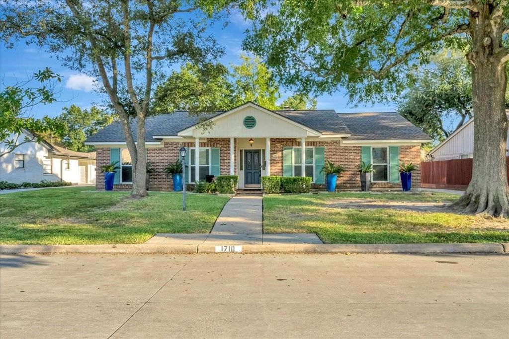 Photo of 1710 San Sebastian Lane, Houston, TX 77058 (MLS # 44243884)