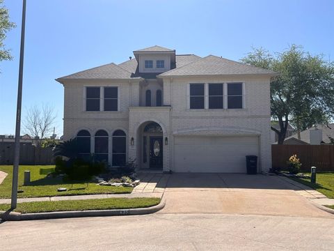 Photo of 435 Twin Timbers Lane, Kemah, TX 77565 (MLS # 33513350)