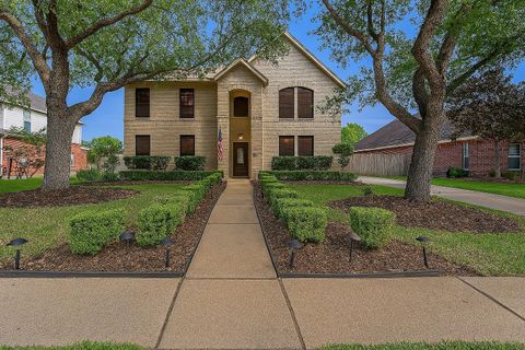 Homes For Sale - 205 Rustic Oaks Drive<br/> Galveston County, League City, TX 77573