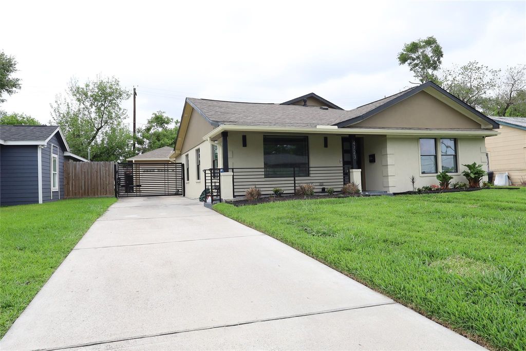 Photo of 4723 Marietta Lane, Houston, TX 77021 (MLS # 30044006)