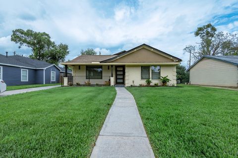 Tiny photo for 4723 Marietta Lane, Houston, TX 77021 (MLS # 30044006)