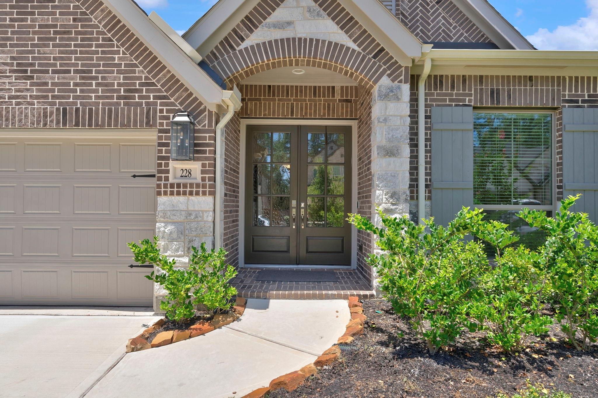 228 W Netleaf Court