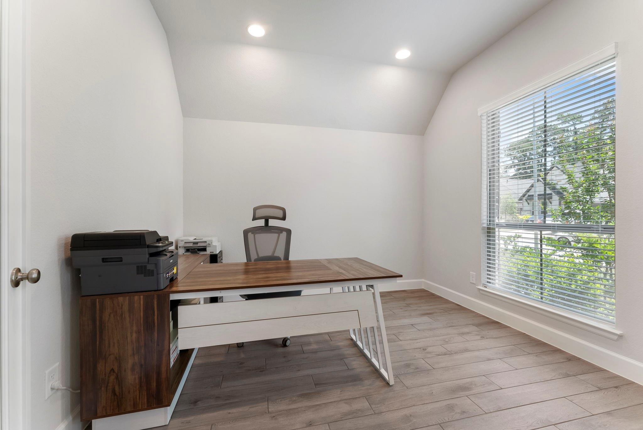 228 W Netleaf Court