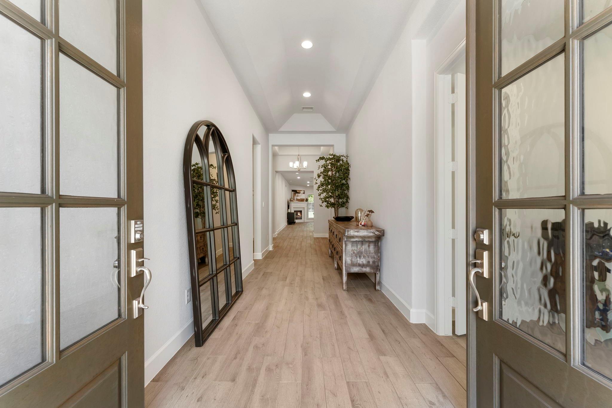 228 W Netleaf Court