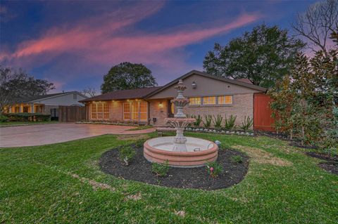 5422 Willowbend Boulevard Houston TX 77096