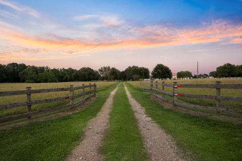15610 Penick Rd Waller TX 77484