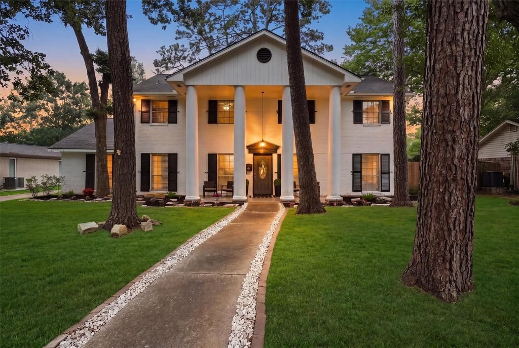 Photo of 215 Whispering Oaks Drive, Seabrook, TX 77586 (MLS # 56247916)