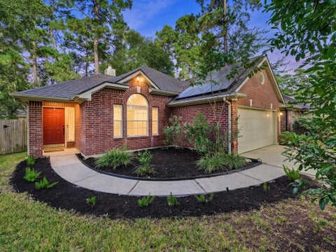 Photo of 47 Drifting Shadows Circle, The Woodlands, TX 77385 (MLS # 3485289)