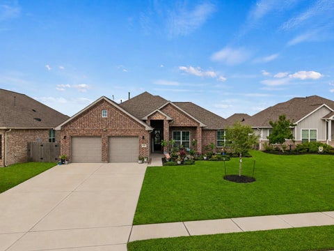 Photo of 426 Hunters Crossing Drive, Sealy, TX 77474 (MLS # 71606705)