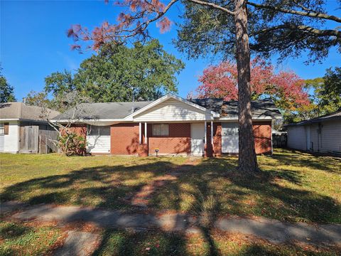Photo of 305 Helen Drive, Deer Park, TX 77536 (MLS # 11418672)