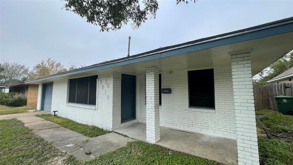 Photo of 3819 Botany Lane, Houston, TX 77047 (MLS # 46398610)