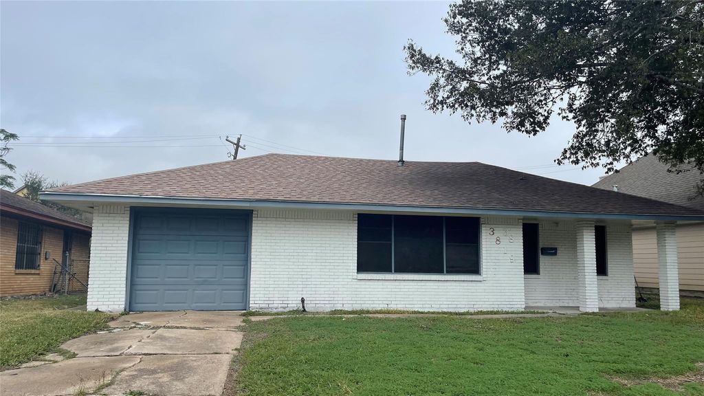 Photo of 3819 Botany Lane, Houston, TX 77047 (MLS # 46398610)