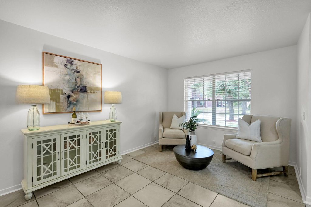Photo of 17602 S Summit Canyon Drive, Houston, TX 77095 (MLS # 94955977)