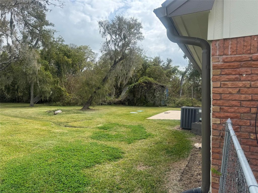 Photo of 114 Edgewater Street, Clute, TX 77531 (MLS # 72892845)