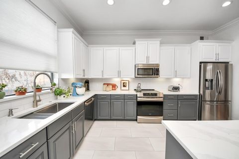 Photo of 2120 Kipling Street #208, Houston, TX 77098 (MLS # 17678289)