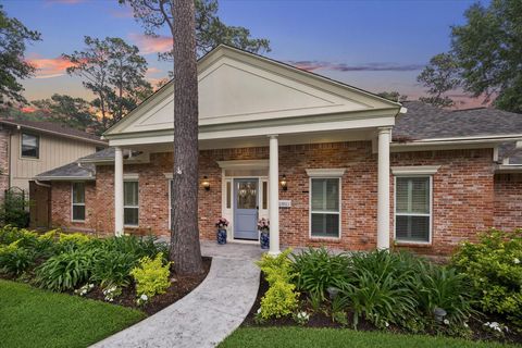 Photo of 13015 Tosca Lane, Houston, TX 77079 (MLS # 96917187)
