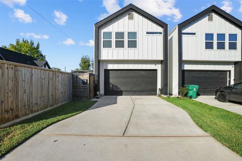 Photo of 5317 Jefferson Street, Houston, TX 77023 (MLS # 13547176)