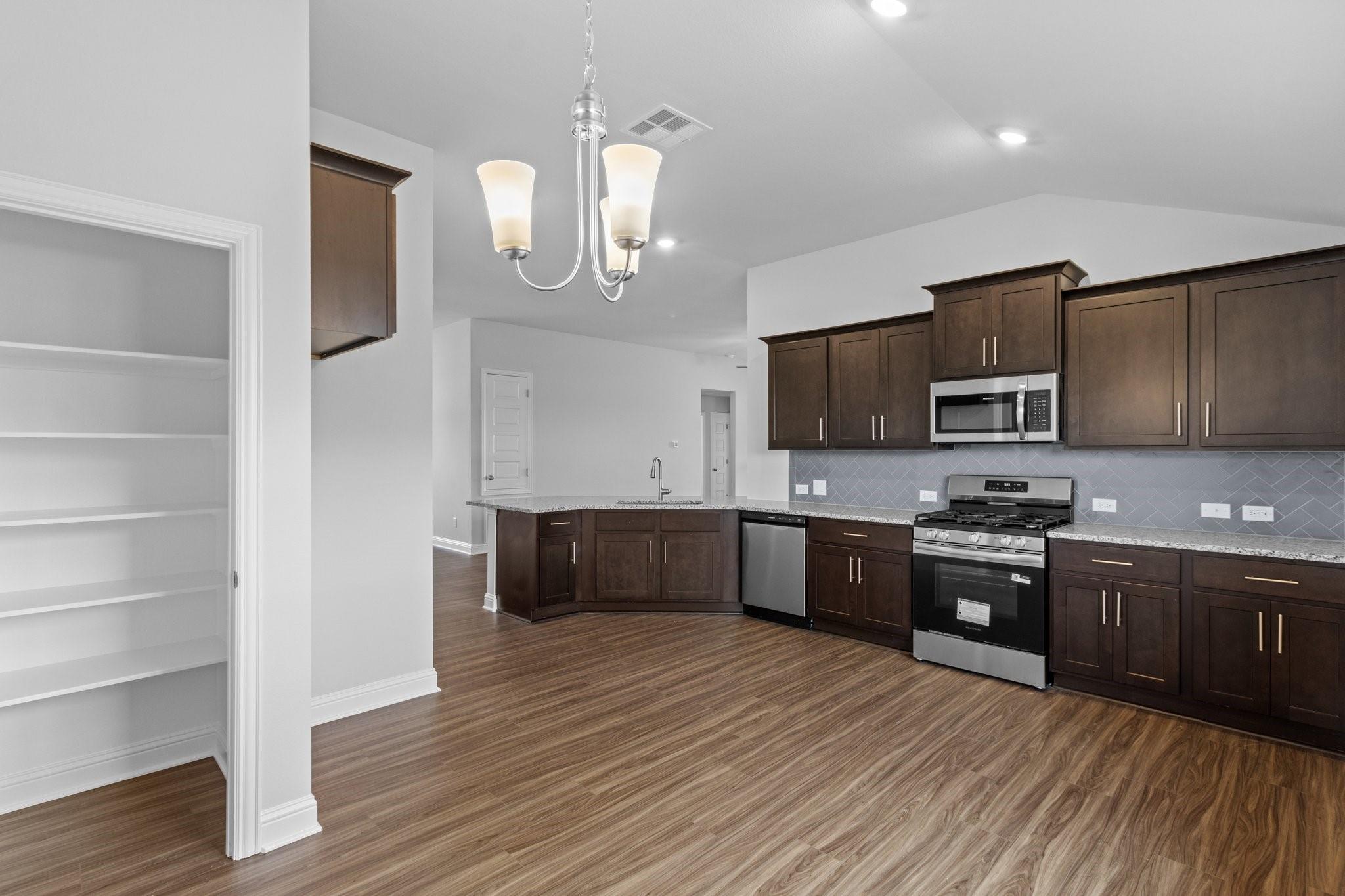 2246 W Post Oak Circle