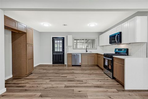Photo of 914 Manor Street, Houston, TX 77015 (MLS # 23823687)