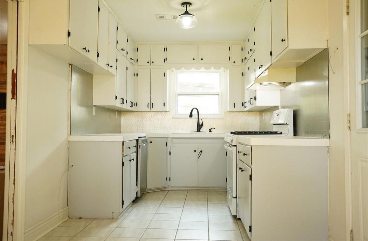1202 Mac Drive