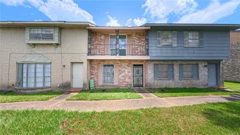 Condo For Sale - 6971 Chasewood Drive<br/> Fort Bend County, Houston, TX 77489
