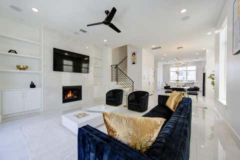 Photo of 5702 Fairdale Ln Ln #C, Houston, TX 77057 (MLS # 70612270)