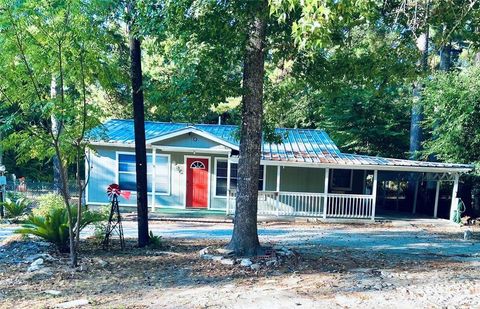 Photo of 88 Gazebo Street #C, Huntsville, TX 77340 (MLS # 77430351)