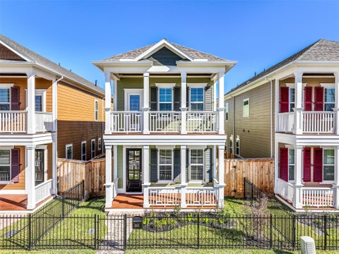 Photo of 2521 S Houston Avenue, Pearland, TX 77581 (MLS # 84880574)