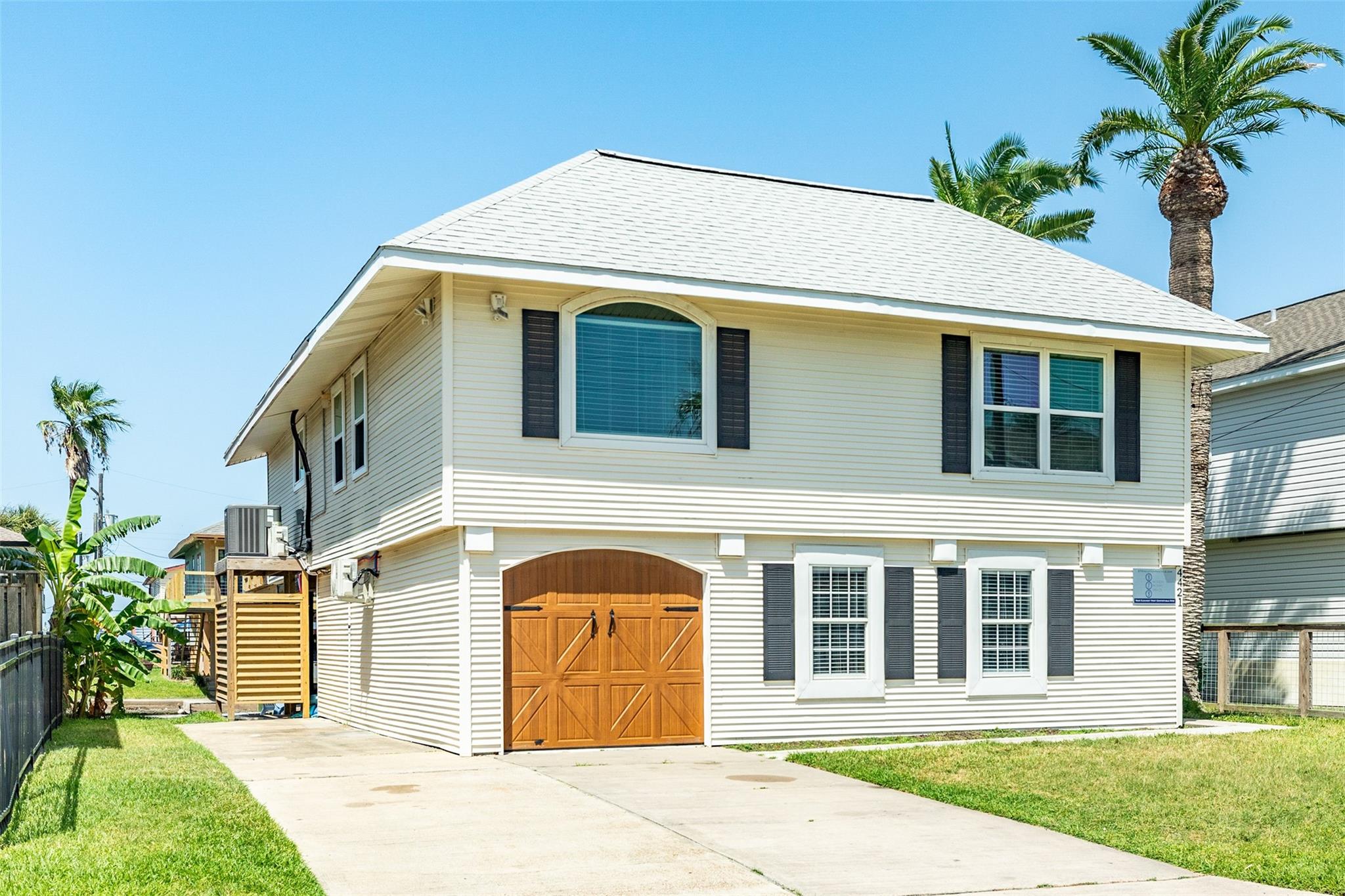 4421 Pelican Road