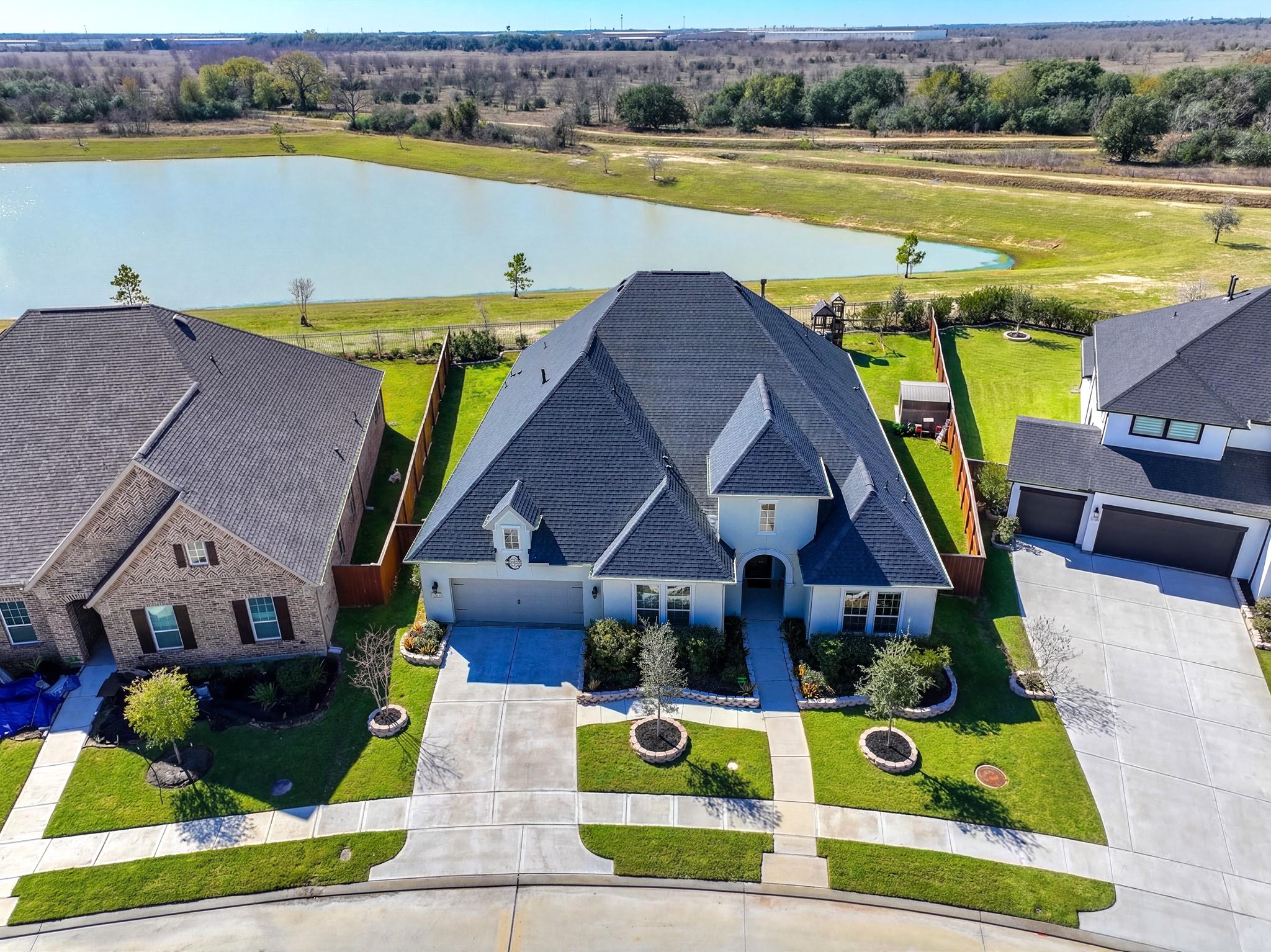 2111 Myrtle Manor Lane