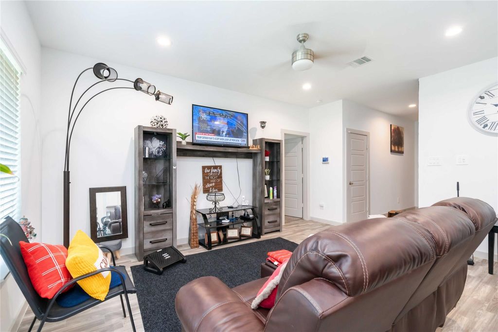 Photo of 7730 Robert Lane, Rosharon, TX 77583 (MLS # 76273113)