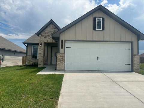 Photo of 134 Lacebark Loop, Huntsville, TX 77320 (MLS # 30905424)