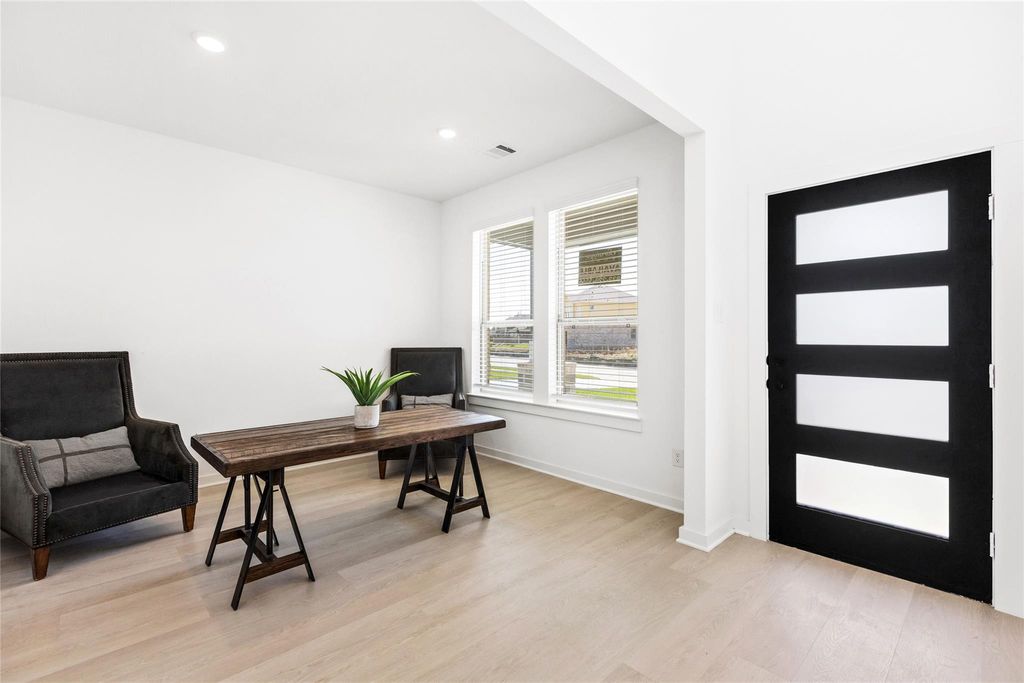 Photo of 404 Kendall Crest Drive, Alvin, TX 77511 (MLS # 811213)