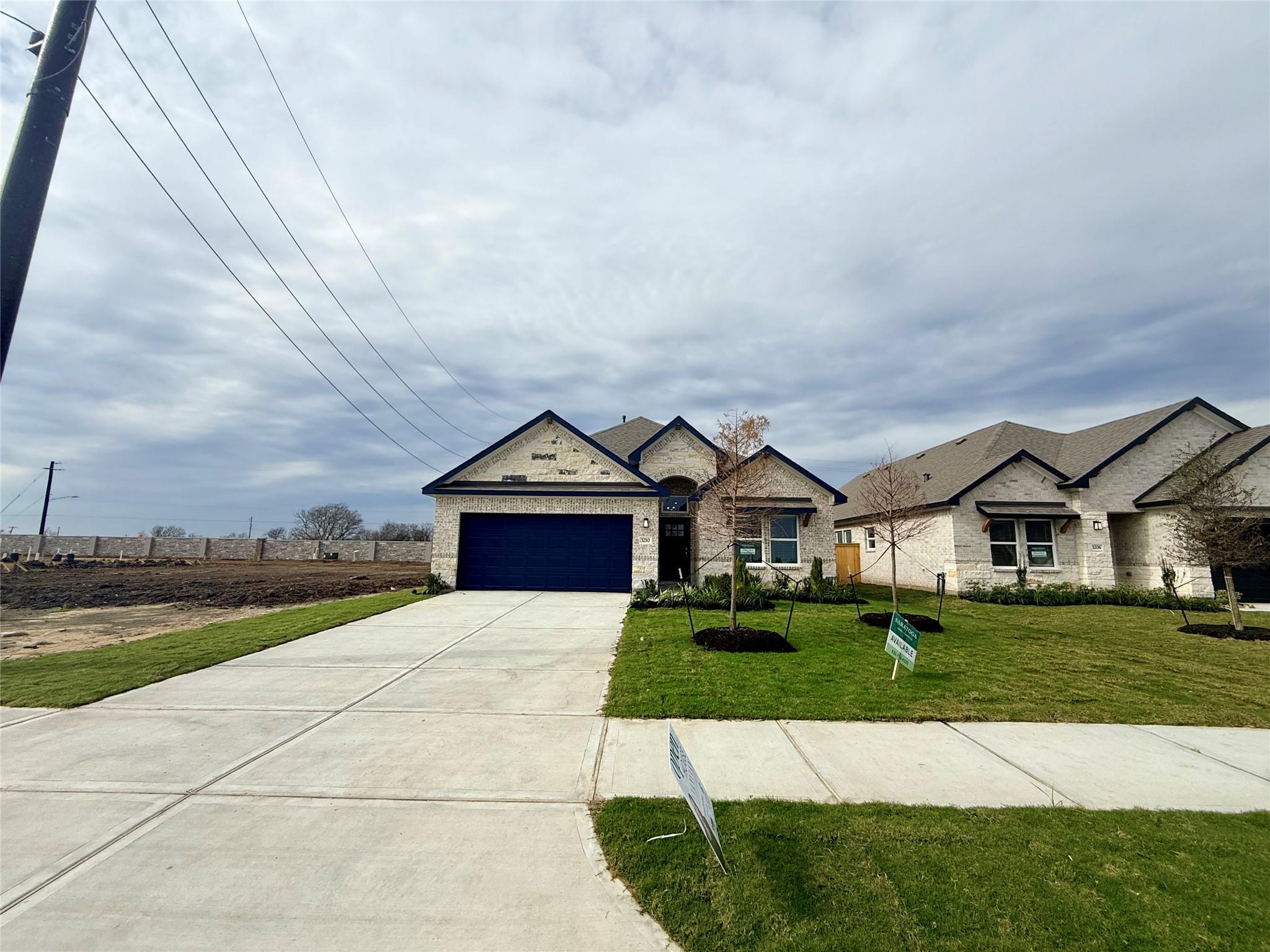 3210 Emerald Hills Dr