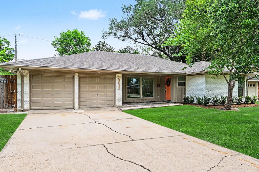 Photo of 9522 Winsome Lane, Houston, TX 77063 (MLS # 38386241)
