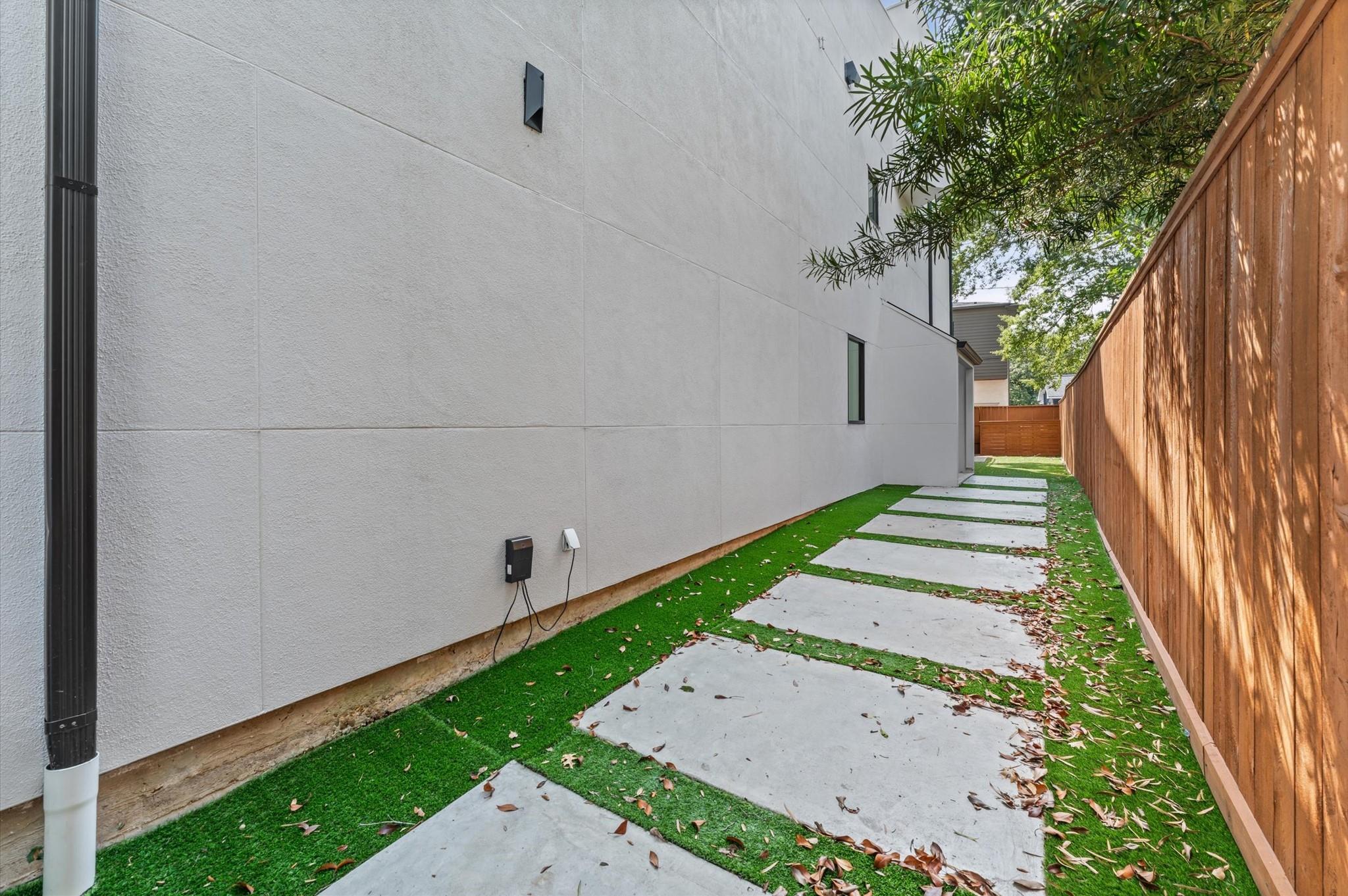 2135 Quenby Street