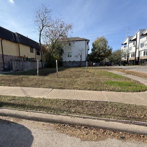 Photo of 2302 Dunlavy Street, Houston, TX 77006 (MLS # 39584356)