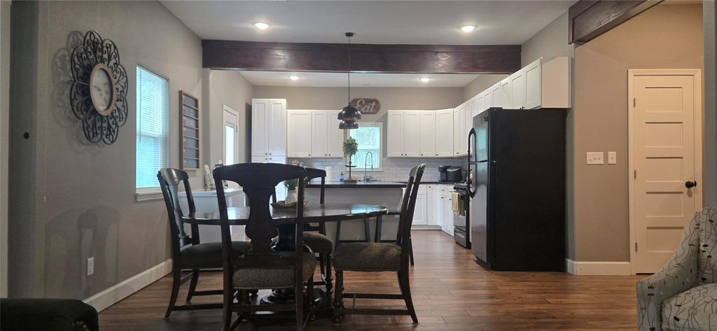 Photo of 1303 20th Street, Huntsville, TX 77340 (MLS # 59017932)