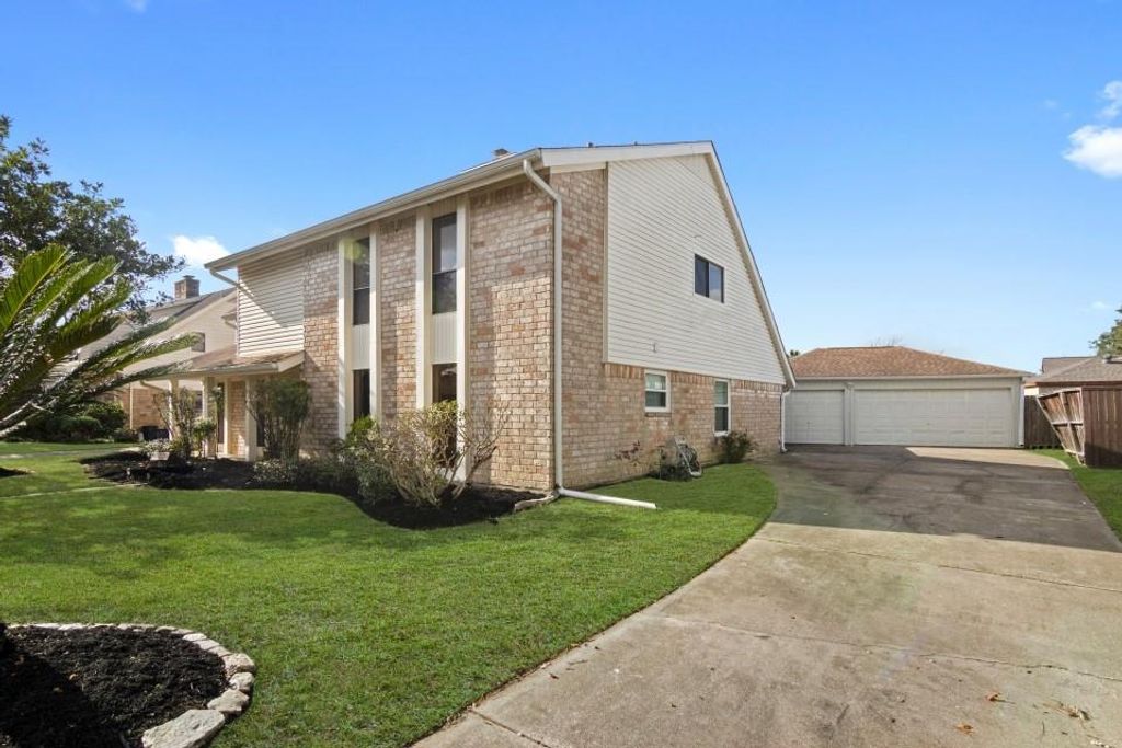 Photo of 10211 Sagemill Drive, Houston, TX 77089 (MLS # 31451552)