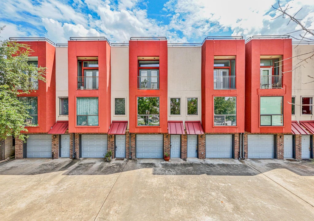 Photo of 310 S Jensen Drive #7, Houston, TX 77003 (MLS # 45270376)