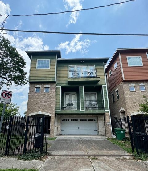 Photo of 2736 Cortlandt Street #A, Houston, TX 77008 (MLS # 63425089)