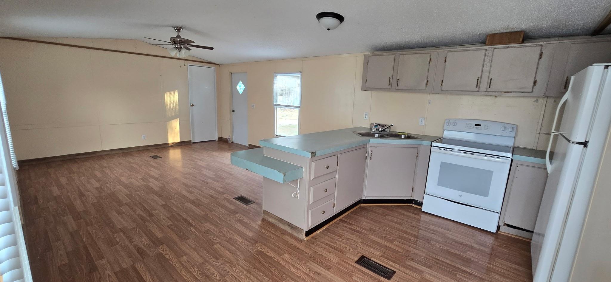 416 Country Road 444 3