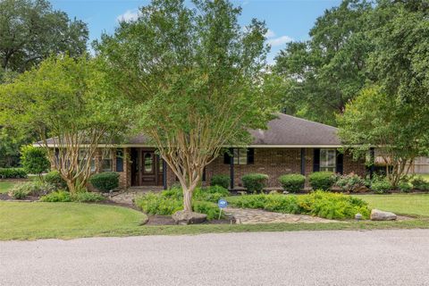 Photo of 2629 Benton Drive, Brenham, TX 77833 (MLS # 93113565) Photo of 2629 Benton Drive, Brenham, TX 77833 (MLS # 93113565)